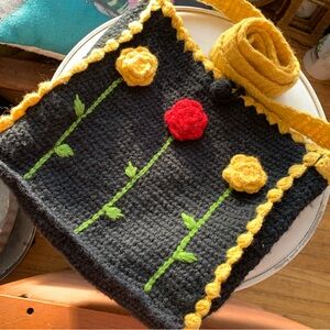 Super Beautiful 100% Wool Flower Embroidered Tote💐🌺🌷🌻